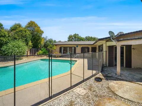 Exterior - 5212 Cypress Ave, Carmichael, CA 95608 photo 15 of 20