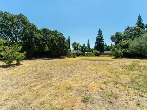 Exterior - 5212 Cypress Ave, Carmichael, CA 95608 photo 7 of 20