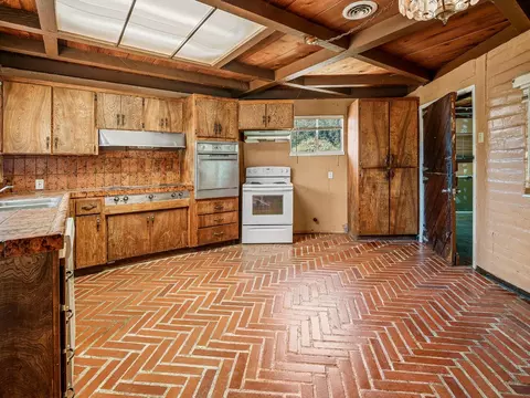 Kitchen - 5212 Cypress Ave, Carmichael, CA 95608 photo 3 of 4