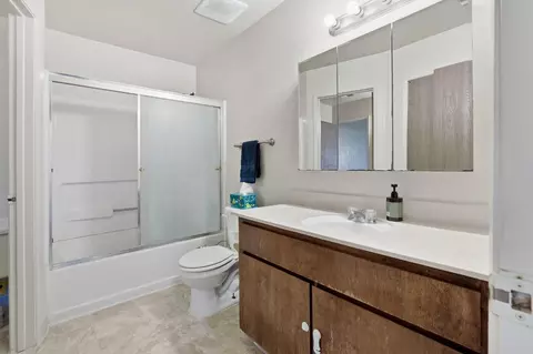 Bath - 921 Bienville, Davis, CA 95616 photo 1 of 2
