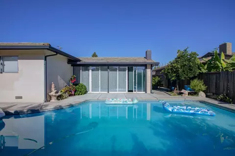 Exterior - 8322 Winfield Dr, Hilmar, CA 95324 photo 5 of 8