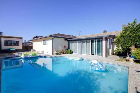Exterior - 8322 Winfield Dr, Hilmar, CA 95324 photo 4 of 8