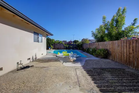 Exterior - 8322 Winfield Dr, Hilmar, CA 95324 photo 6 of 8