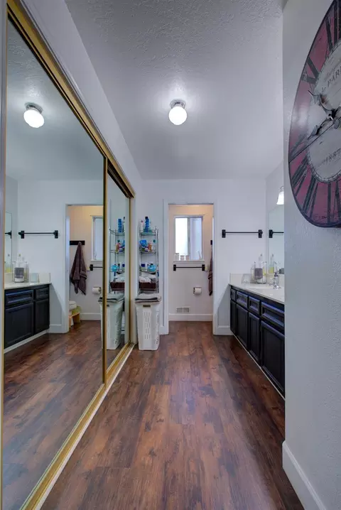 Bath - 8322 Winfield Dr, Hilmar, CA 95324 photo 2 of 3