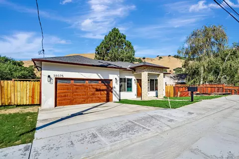 Exterior - 38075 Stenhammer Dr, Fremont, CA 94536 photo 2 of 7