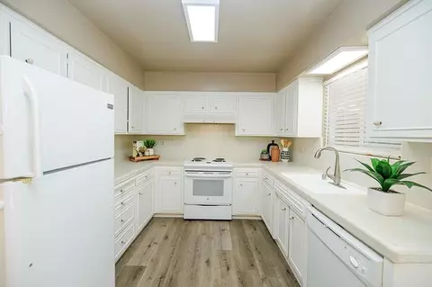 Kitchen - 617 W Granger Ave #37, Modesto, CA 95350 photo 1 of 2