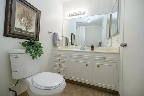 Bath - 617 W Granger Ave #37, Modesto, CA 95350 photo 5 of 5