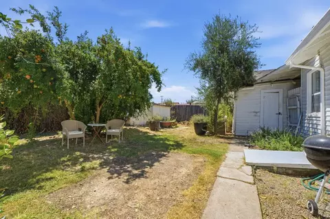 Exterior - 326 W 9th St, Tracy, CA 95376 photo 11 of 16