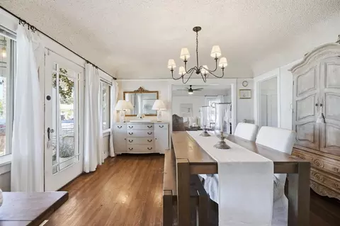 Dining - 326 W 9th St, Tracy, CA 95376 photo 2 of 3