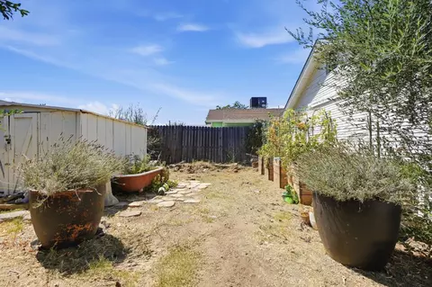 Exterior - 326 W 9th St, Tracy, CA 95376 photo 12 of 16