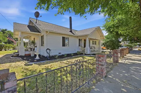 Exterior - 326 W 9th St, Tracy, CA 95376 photo 2 of 16