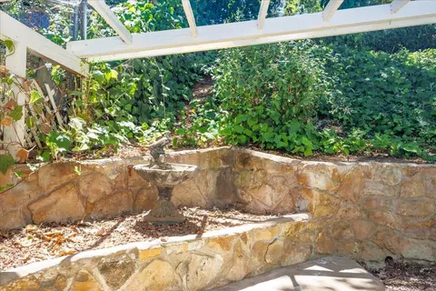 Exterior - 936 Spring St, Placerville, CA 95667 photo 7 of 10