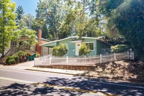 Exterior - 936 Spring St, Placerville, CA 95667 photo 3 of 10