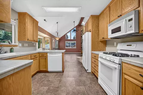 Kitchen - 119 Meadowview Ct, Arnold, CA 95223 photo 2 of 2