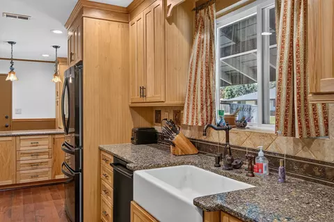Kitchen - 5000 Patric Way, Carmichael, CA 95608 photo 2 of 7