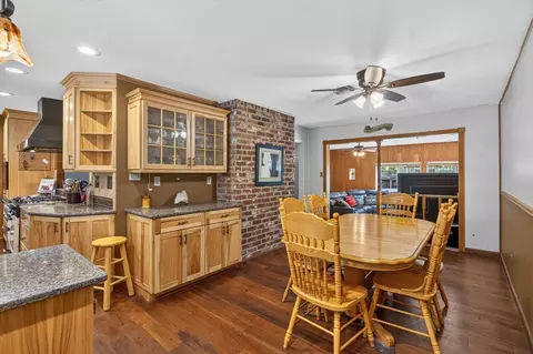 Dining - 5000 Patric Way, Carmichael, CA 95608 photo 1 of 2