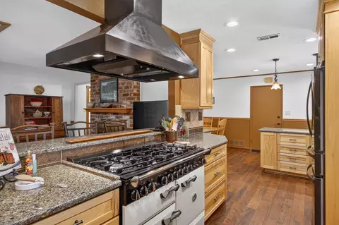 Kitchen - 5000 Patric Way, Carmichael, CA 95608 photo 3 of 7