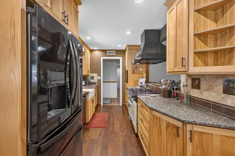 Kitchen - 5000 Patric Way, Carmichael, CA 95608 photo 4 of 7