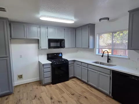 Kitchen - 783 Cornell Way, Manteca, CA 95336 photo 1 of 1