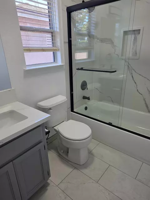 Bath - 783 Cornell Way, Manteca, CA 95336 photo 1 of 3