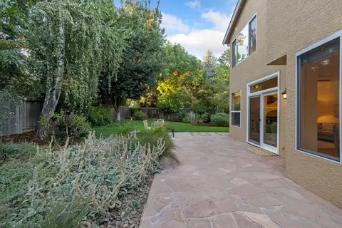Exterior - 1123 Villaverde Ln, Davis, CA 95618 photo 9 of 16