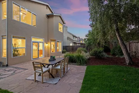 Exterior - 1123 Villaverde Ln, Davis, CA 95618 photo 13 of 16