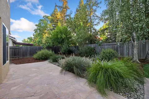 Exterior - 1123 Villaverde Ln, Davis, CA 95618 photo 10 of 16
