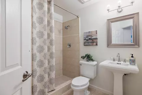 Bath - 1123 Villaverde Ln, Davis, CA 95618 photo 1 of 4