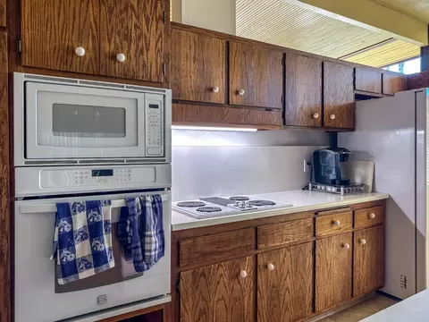 Kitchen - 6222 Cameo Ct, Carmichael, CA 95608 photo 3 of 8