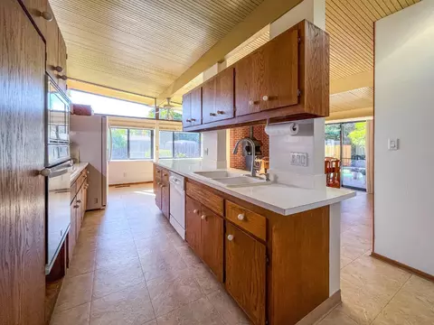 Kitchen - 6222 Cameo Ct, Carmichael, CA 95608 photo 1 of 8
