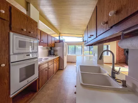 Kitchen - 6222 Cameo Ct, Carmichael, CA 95608 photo 2 of 8