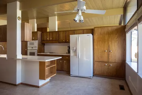 Kitchen - 6222 Cameo Ct, Carmichael, CA 95608 photo 6 of 8