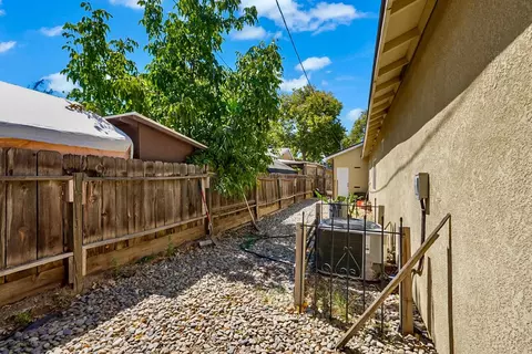 Exterior - 308 Ruberto St, Modesto, CA 95351 photo 3 of 3