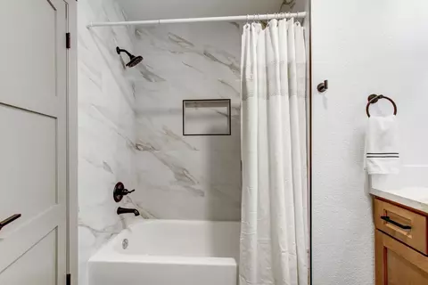 Bath - 1921 Imperial Ave, Davis, CA 95616 photo 4 of 4