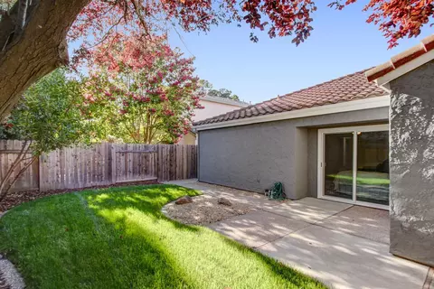 Exterior - 1921 Imperial Ave, Davis, CA 95616 photo 7 of 11