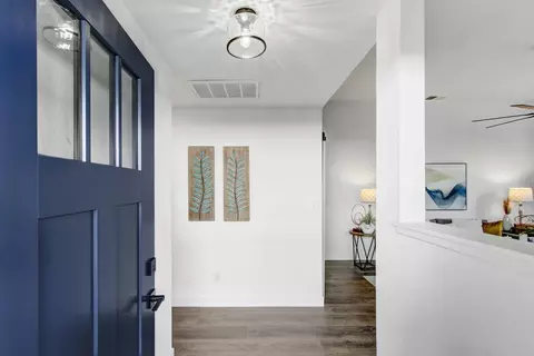 Entry Way - 1921 Imperial Ave, Davis, CA 95616 photo 2 of 3