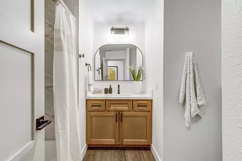 Bath - 1921 Imperial Ave, Davis, CA 95616 photo 3 of 4
