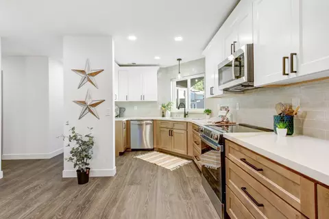 Kitchen - 1921 Imperial Ave, Davis, CA 95616 photo 4 of 6