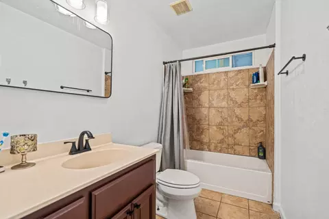 Bath - 16074 Warfield Rd, Lathrop, CA 95330 photo 2 of 2
