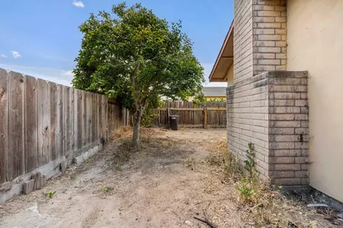 Exterior - 16074 Warfield Rd, Lathrop, CA 95330 photo 5 of 6