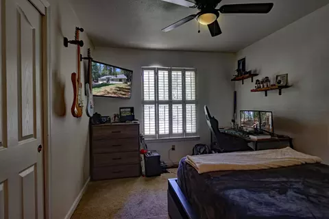 Bedroom - 20091 Eaglecrest Dr, Foresthill, CA 95631 photo 2 of 3