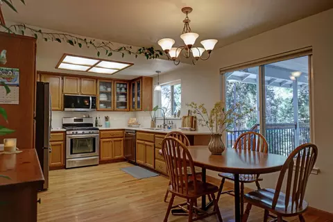 Kitchen - 20091 Eaglecrest Dr, Foresthill, CA 95631 photo 1 of 2