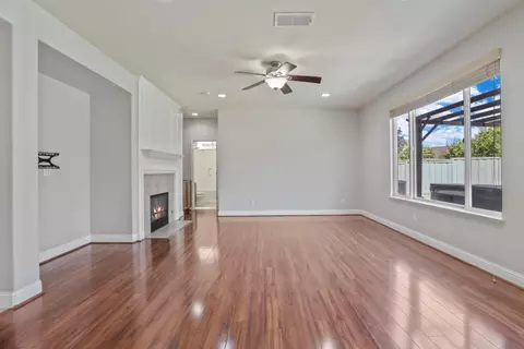 Living - 491 Millpond Ave, Lathrop, CA 95330 photo 7 of 11