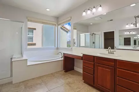 Bath - 491 Millpond Ave, Lathrop, CA 95330 photo 4 of 5