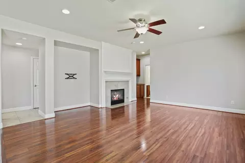 Living - 491 Millpond Ave, Lathrop, CA 95330 photo 8 of 11