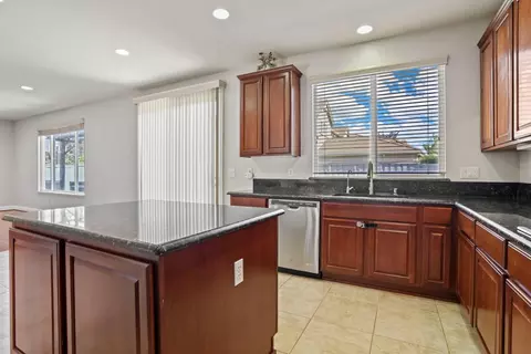 Kitchen - 491 Millpond Ave, Lathrop, CA 95330 photo 4 of 5