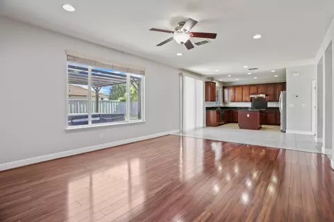 Living - 491 Millpond Ave, Lathrop, CA 95330 photo 10 of 11