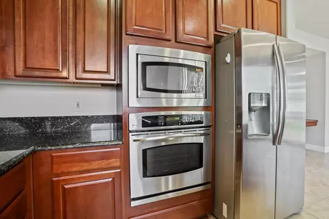 Kitchen - 491 Millpond Ave, Lathrop, CA 95330 photo 3 of 5