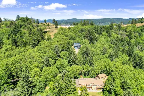 View/Area - 150 Charts Ct, Smith River, CA 95567 photo 6 of 8