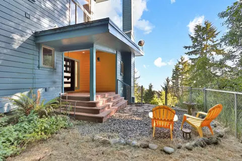 Exterior - 150 Charts Ct, Smith River, CA 95567 photo 4 of 7